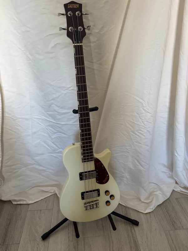 Gretsch Streamliner Jet Club Bass + hard shell case image 1