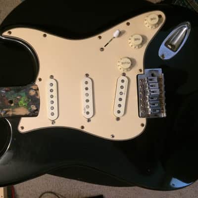 Squier Stratocaster body with Fender noiseless pickups image 1