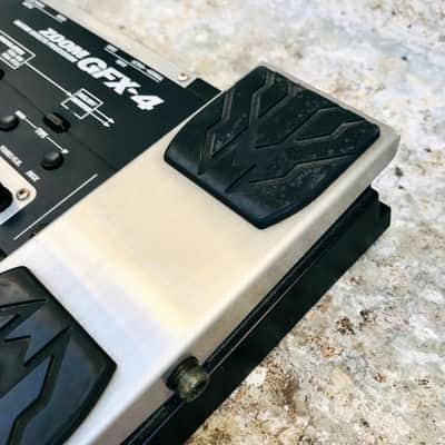 Zoom GFX-4 Guitar Effects Processor Pedalboard image 5