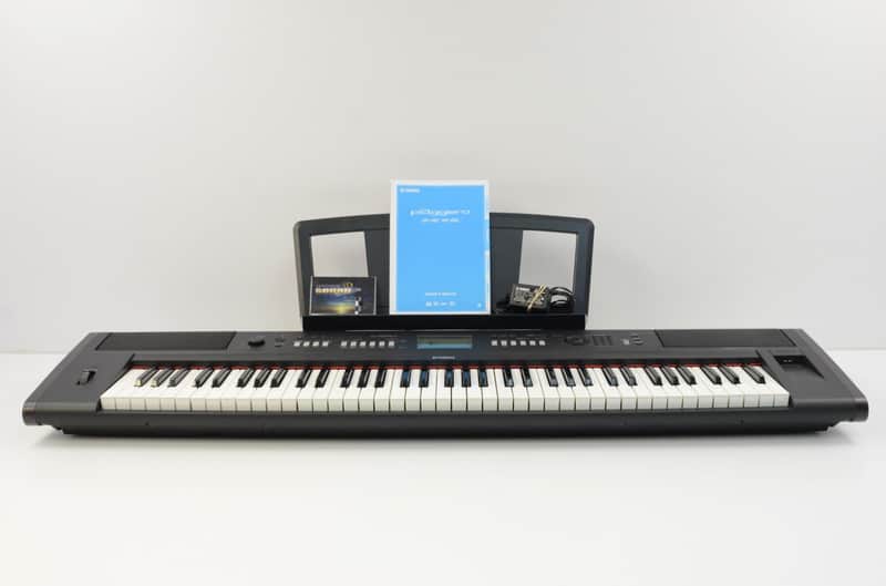 Yamaha Piaggero NP-V80 76-Key Lightweight Compact Digital Piano
