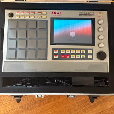 Akai MPC Live II Standalone Sampler / Sequencer Retro Edition 2020 - Present - Grey image 5