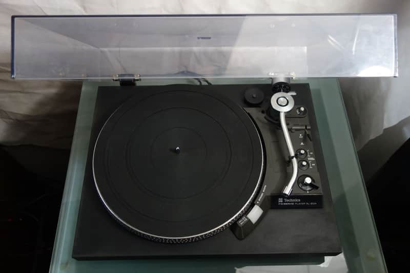 Superbe Technics SL-23A F-G Servo Player - Belt-Drive Semi-Automatic Turntable Bild 1