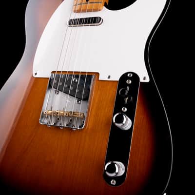 Pre-Owned 2020 Fender Vintera 50's Telecaster 2-Tone Sunburst with Gig Bag image 5