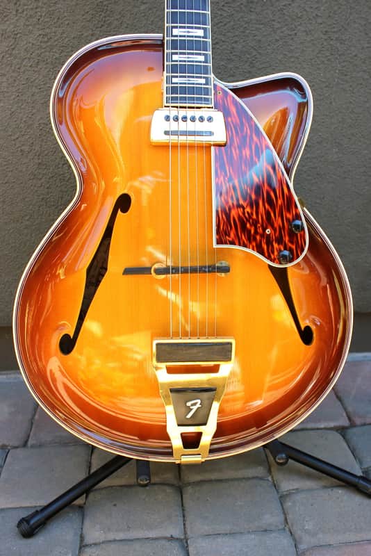 Fender LTD 1971 Burst image 1