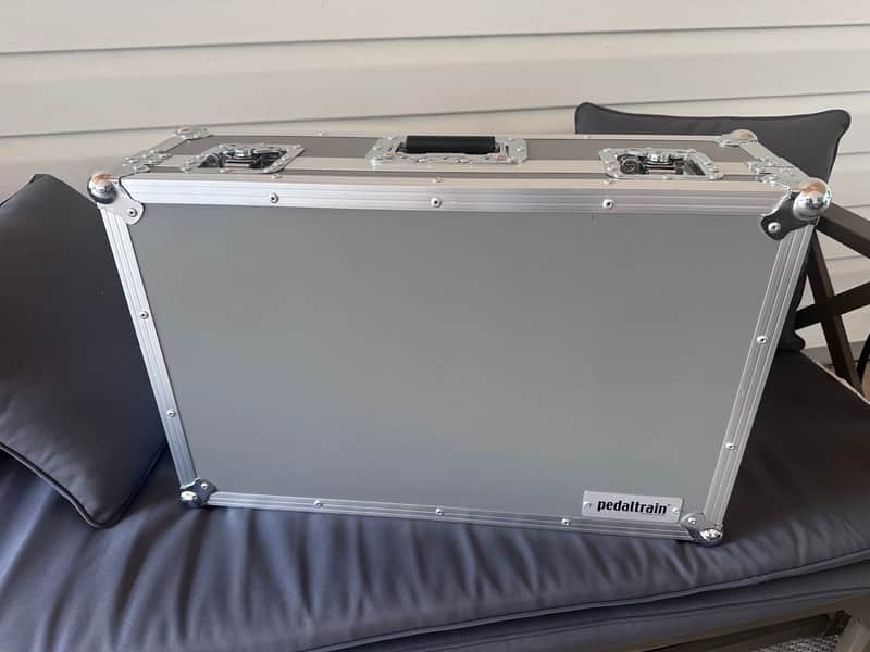 Pedaltrain Novo 24 with Tour Case