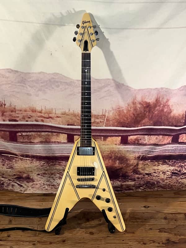 Gibson Designer Series Flying V 1983-1984 - Alpine White with Design