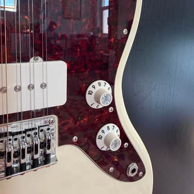 Squier Paranormal Jazzmaster XII 2023 - Present - Olympic White image 5