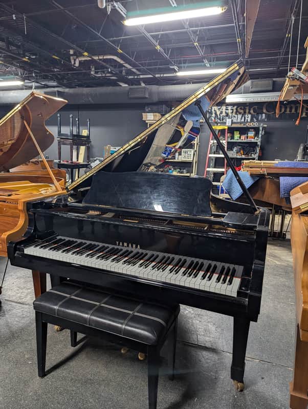 Yamaha G3 grand piano SN 1248902 - Polish Ebony image 1