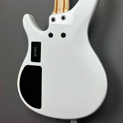 Yamaha TRBX304 2025 - White image 9