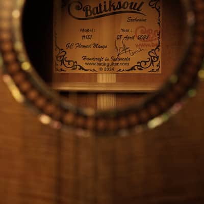 Batiksoul Guitars No.121 Grand Concert 2024 Flamed Mango Top image 6