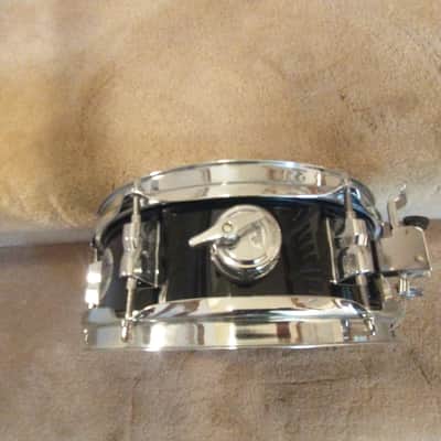 Pearl M-80 10 round x 4.5 inch auxiliary snare drum gloss black built-in clamp excellent! image 2