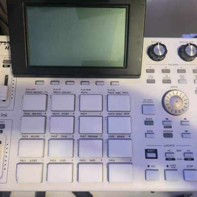 Akai MPC1000 - lots of mods from MPCSTUFF