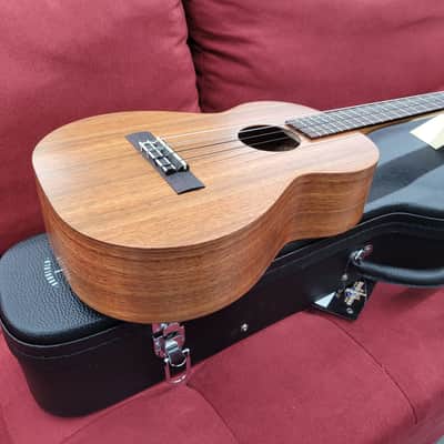 Kamaka Baritone Ukulele HF4 with Case 2025 - Solid Koa image 6