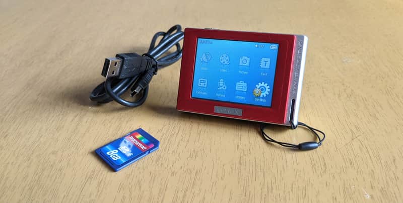 Cowon iAudio D2 4gb Red Digital Music Player image 1