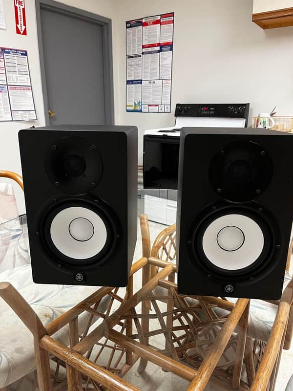 Yamaha HS7 6.5" Powered Studio Monitor (Pair) - Black image 1