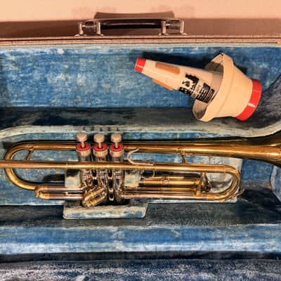 Conn 22B Victor 1960 - Brass Lacquered image 2