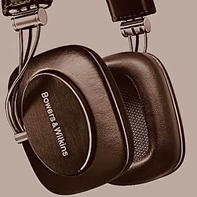 Bowers & Wilkins P7 headphones 2021 - Black image 3