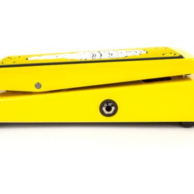 Dunlop KH95Y Kirk Hammett Signature Cry Baby Wah - Yellow image 3