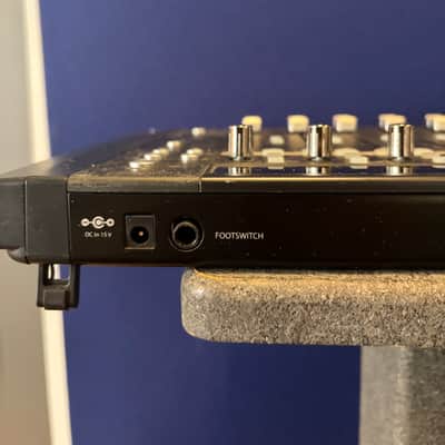 Avid Artist Mix 2010s - Black image 3