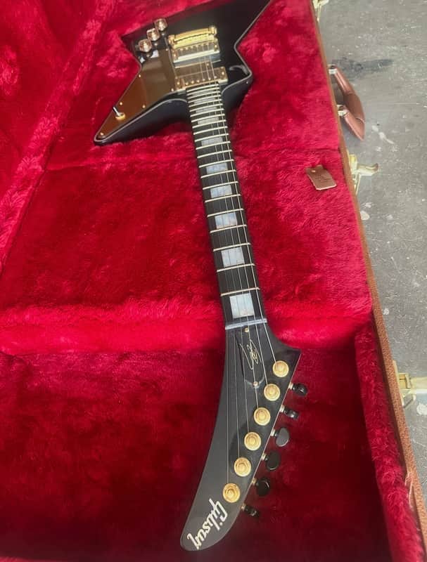 Gibson Lzzy hale explorer 2016  - Ebony/black gold finish image 1