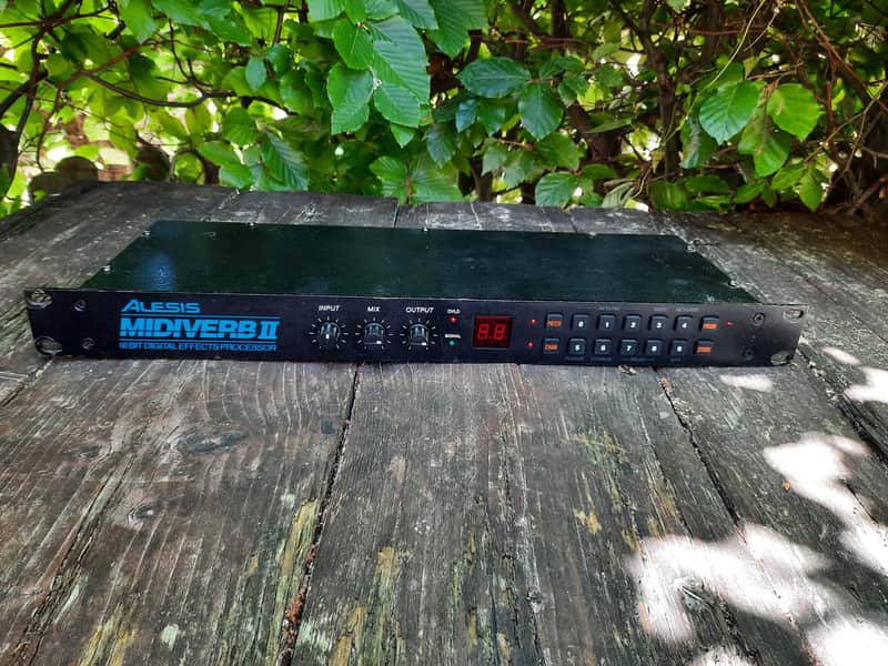 Alesis Midiverb II 16-Bit Digital Effects Processor 1990s - Black image 1