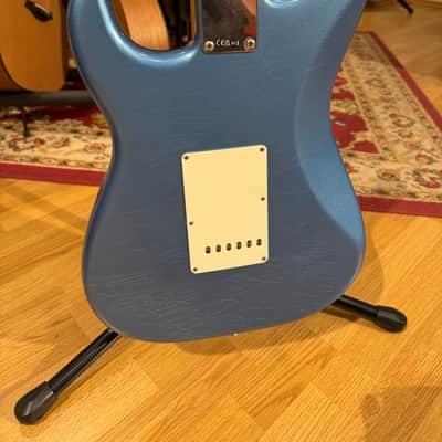 Fender Vintera II '60s Stratocaster Limited Edition Road Worn Lake Placid Blue image 5