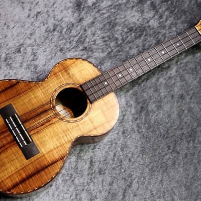 Kamaka 2022 HF-3DI Tenor Ukulele Deluxe Slotted Headstock image 2
