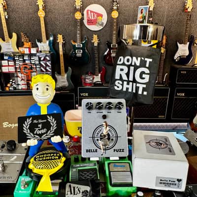 Smart Belle Fuzz Super Limited Edition Made in USA S/N : 0124 image 3