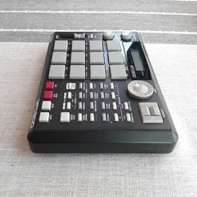 Akai MPC500 - with box and power supply image 4