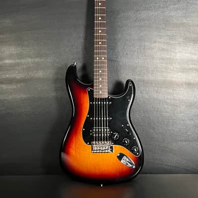 Fender American Special Stratocaster HSS 2011 - gloss image 2