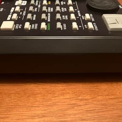 Akai MPC500 Music Production Center + Orig. Box **FOR REPAIR/PARTS-READ** image 4