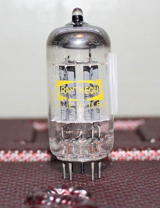 Raytheon 12AX7 ECC83