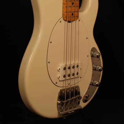 CLEAN Ernie Ball Music Man Stingray Classic GuitarCenter Special Edition  electric bass guitar CLEAN image 3