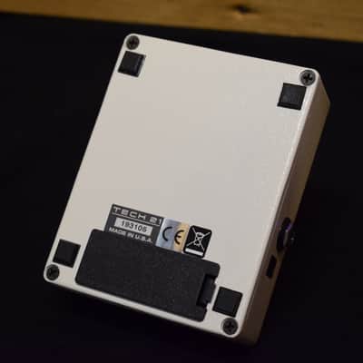 Tech 21 Bass Boost Chorus USA – Bass Chorus & Boost Pedal – Very Good Condition image 4
