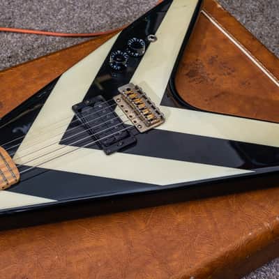 Kramer Vanguard 1981 - Chevron graphic image 4