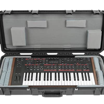 SKB Cases 3i-3614-TKBD iSeries 49-Note Keyboard Case, Waterproof Injection Molded Shell, 14 Total Hook-and-loop Pads in 4 Different Sizes, Pull Handle and Wheels for Easy Towing image 2
