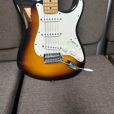 Fender MIM Stratocaster 2008 - 3-tone sunburst (HSC included) image 2