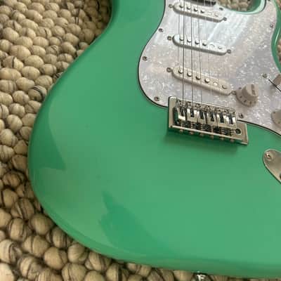 Fender Squier Bullet Strat 2019 – Surf Green | Wilkinson Bridge • Guyker Locking Tuners • Alnico Pickups image 5
