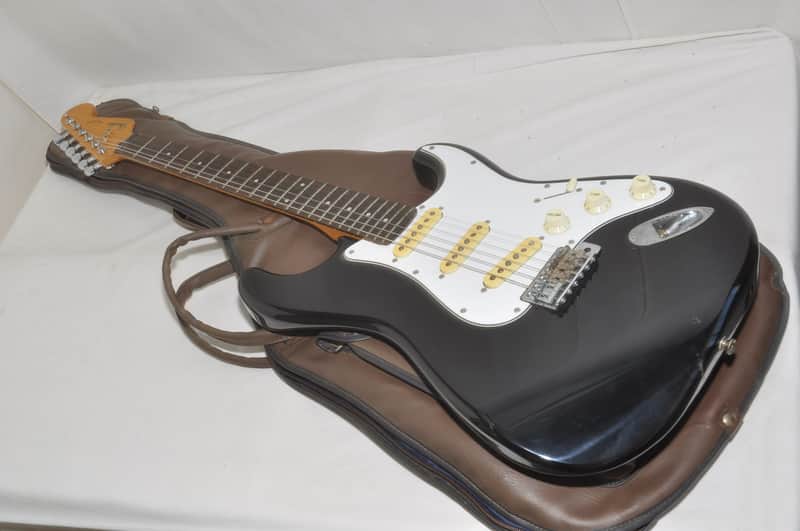 Fender Japan Stratocaster, MADE IN JAPAN, E533747 Electric Guitar Ref. No 6751 image 1