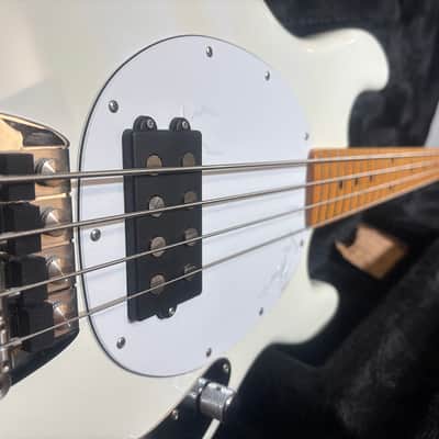 Ernie Ball Music Man Stingray Retro 70s 2024 - White - MINT image 4