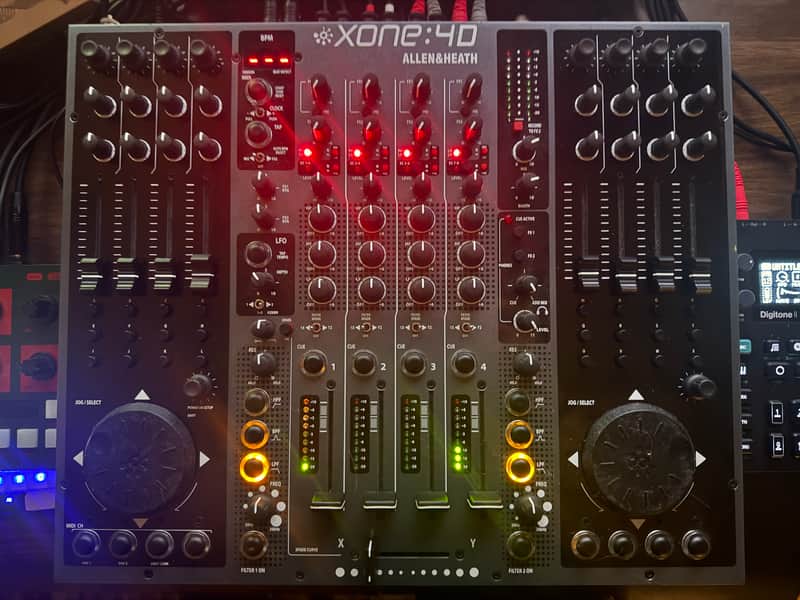 Allen & Heath XONE:4D Universal DJ Controller