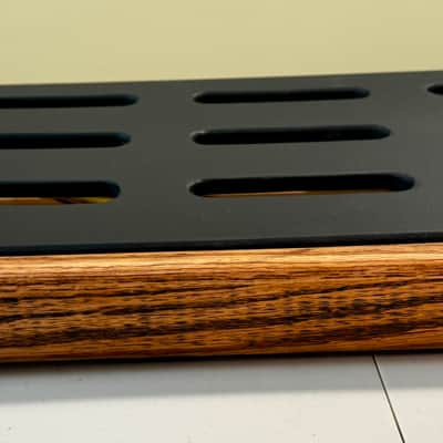 Nell Audio 24x12 Hardwood Pedalboard - I/O, Stereo Routing, XLR DI 2026 - Natural image 15