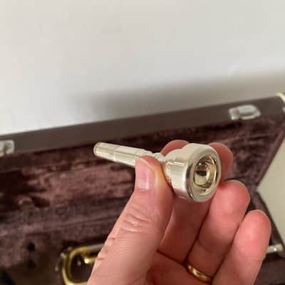 Yamaha YTR-2320E Trumpet - Brass image 4