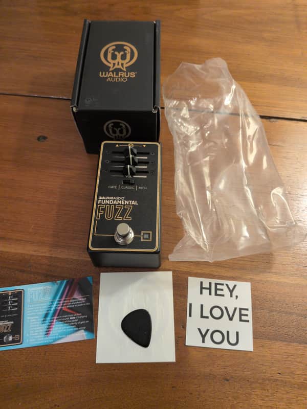 Walrus Audio Fundamental Fuzz 2023 - Present - Black / Orange