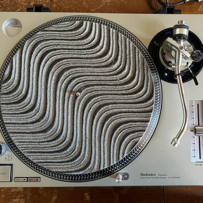 2 RARE TECHNICS SL-1200 MK5G In Excellent Condition w/ Original