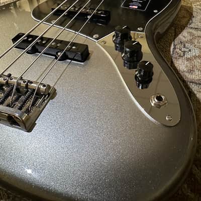 Fender American Professional II Jazz Bass in Mercury w/ Rosewood Fingerboard, Hardcase and Free Pro Setup image 4