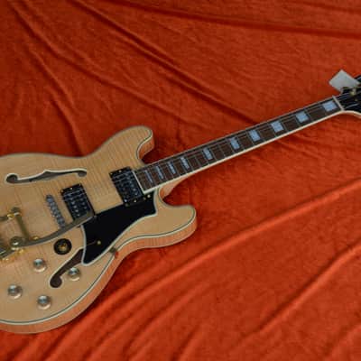 WEEKEND DEAL Farida SA-16FM Gibson-ES-style semi hollow guitar * rare prototype model with Bigsby tremolo and fine flamed maple body * this model sounds/plays/looks really great! From our showroom was 1390€ NOW ONLY 699€ image 2