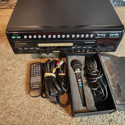 Pioneer Pioneer CLD-3760KV dual-side auto-reverse LaserDisc and Karaoke player 1998 - Black image 11