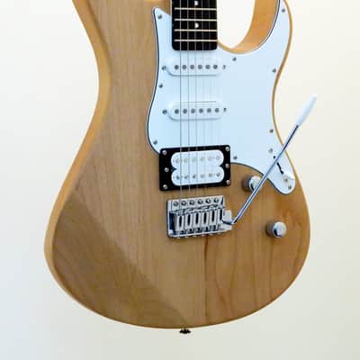 Yamaha PAC112V Pacifica Electric Guitar Natural image 1