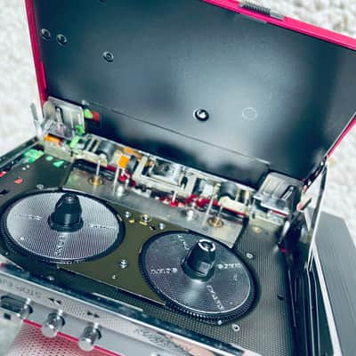 [RARE]Sony WM-F203 Walkman Cassette Player, Ultra Beautiful Red ! Running : ) image 8
